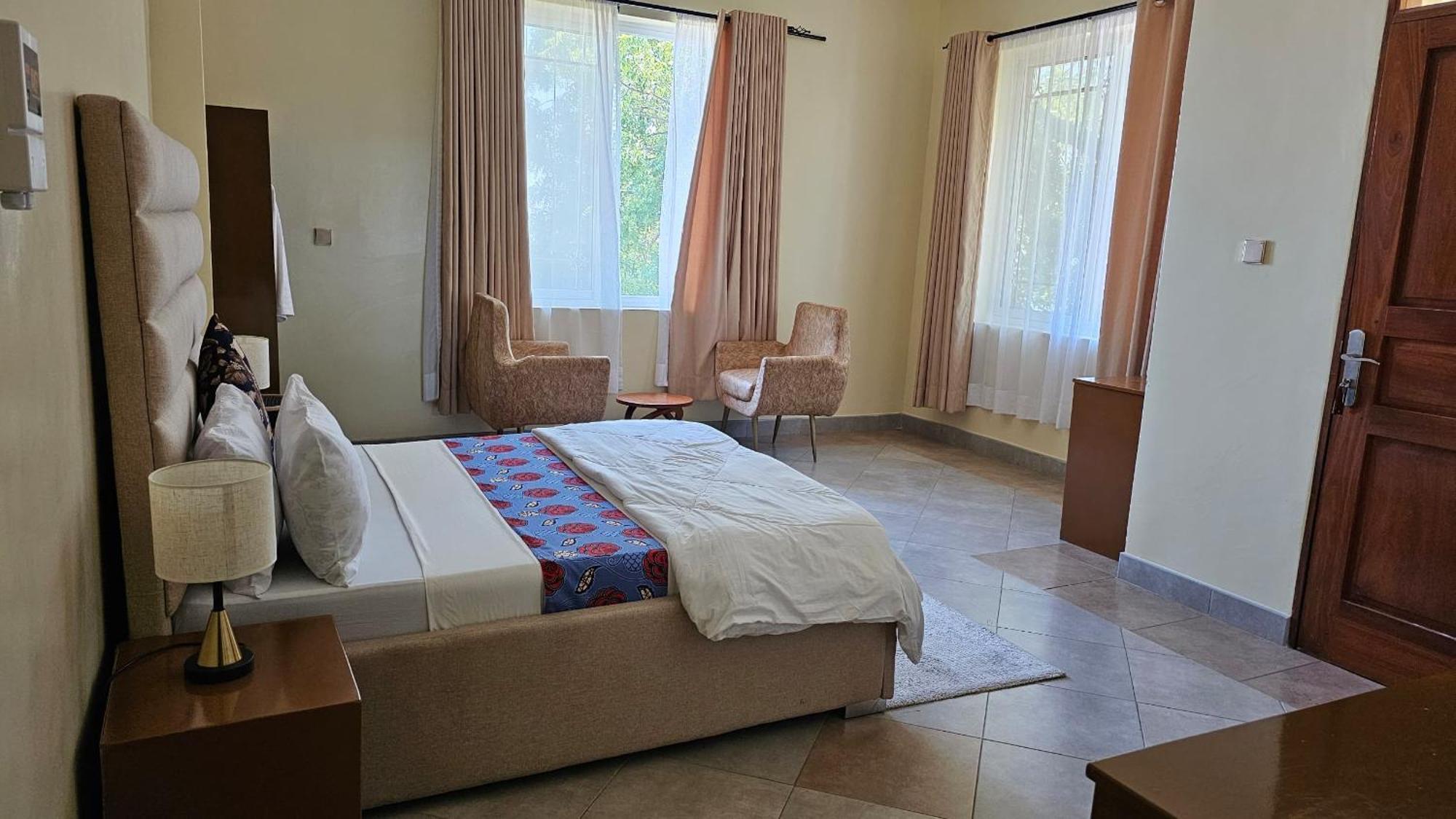 Genesis Retreat House Hotel Мтвара Екстериор снимка