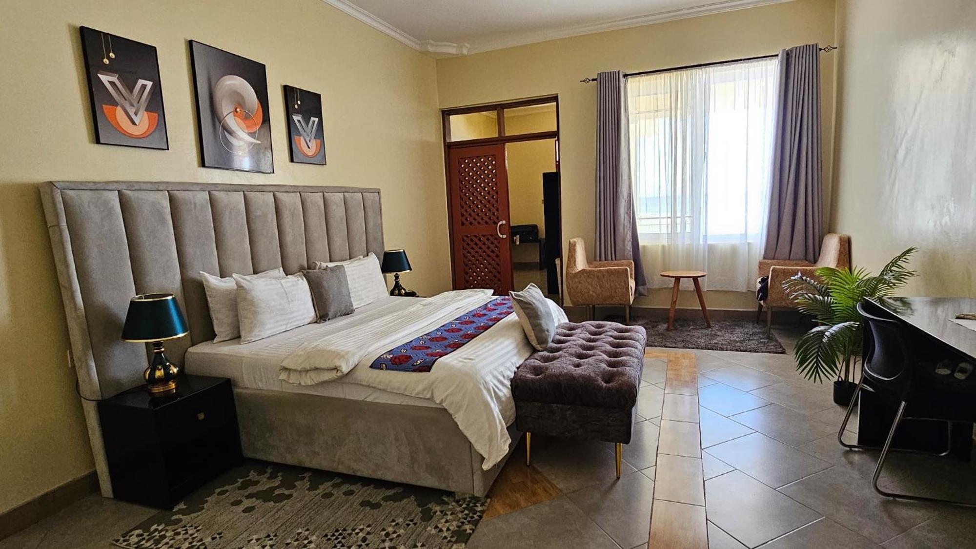 Genesis Retreat House Hotel Мтвара Екстериор снимка